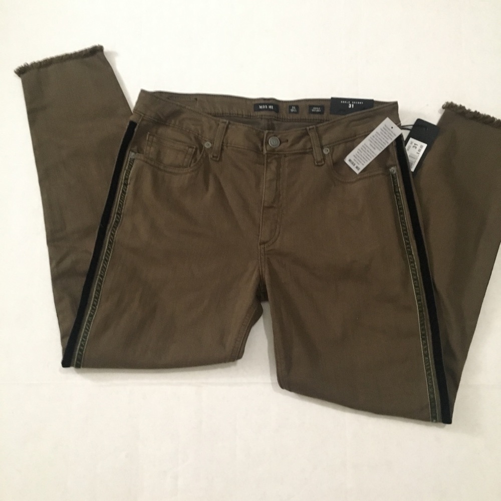 $89 Miss Me Raw Hem Olive Green Ankle Jean 31